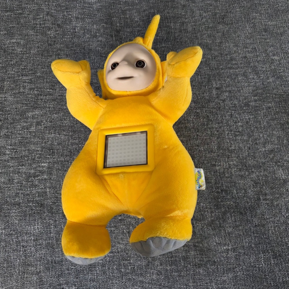 Vintage 1998 Microsoft Actimates Interactive Teletubbies Laa-Laa Plush Toy 18"